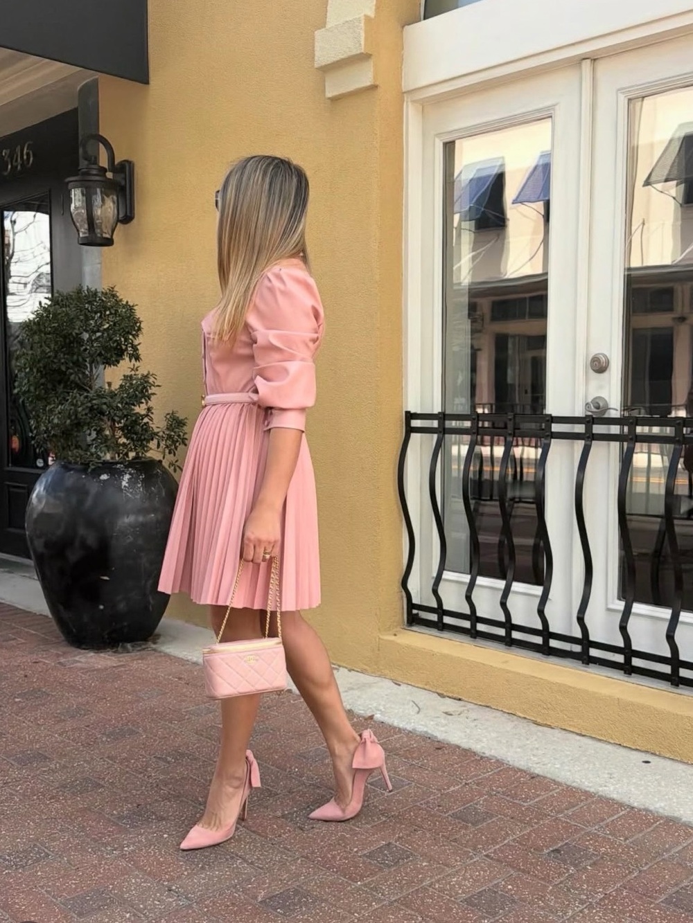 Final price. This inspired-style bag looks exactly